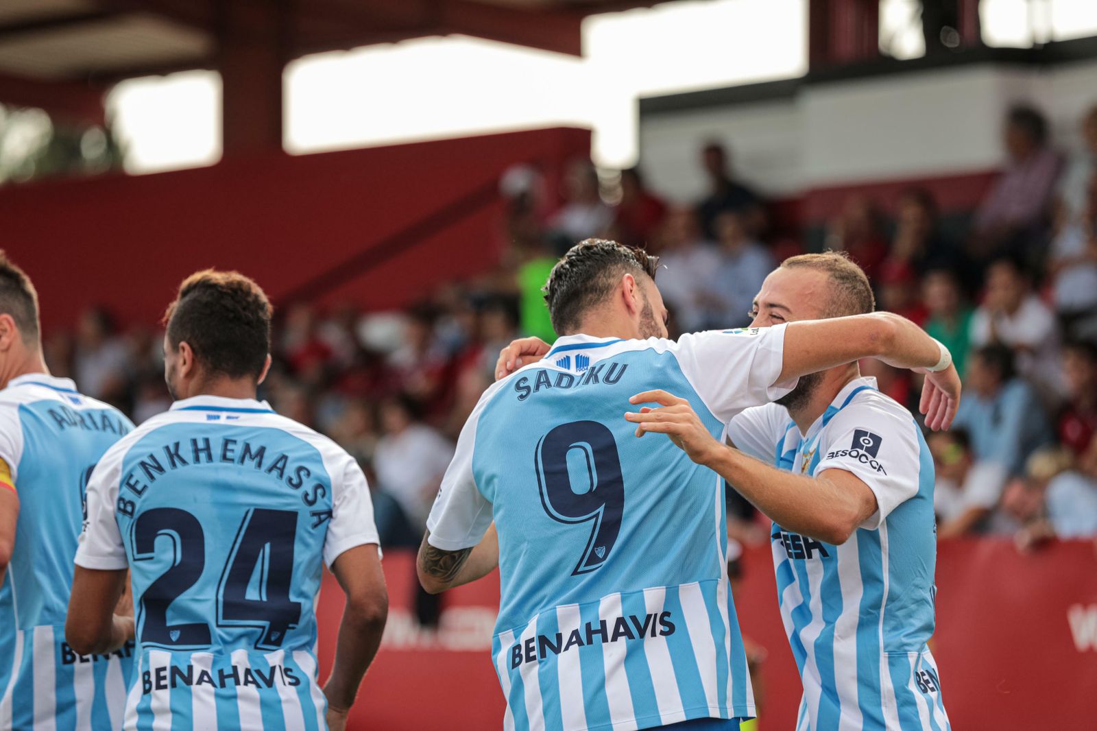 El Málaga celebra el gol al Mirandés.