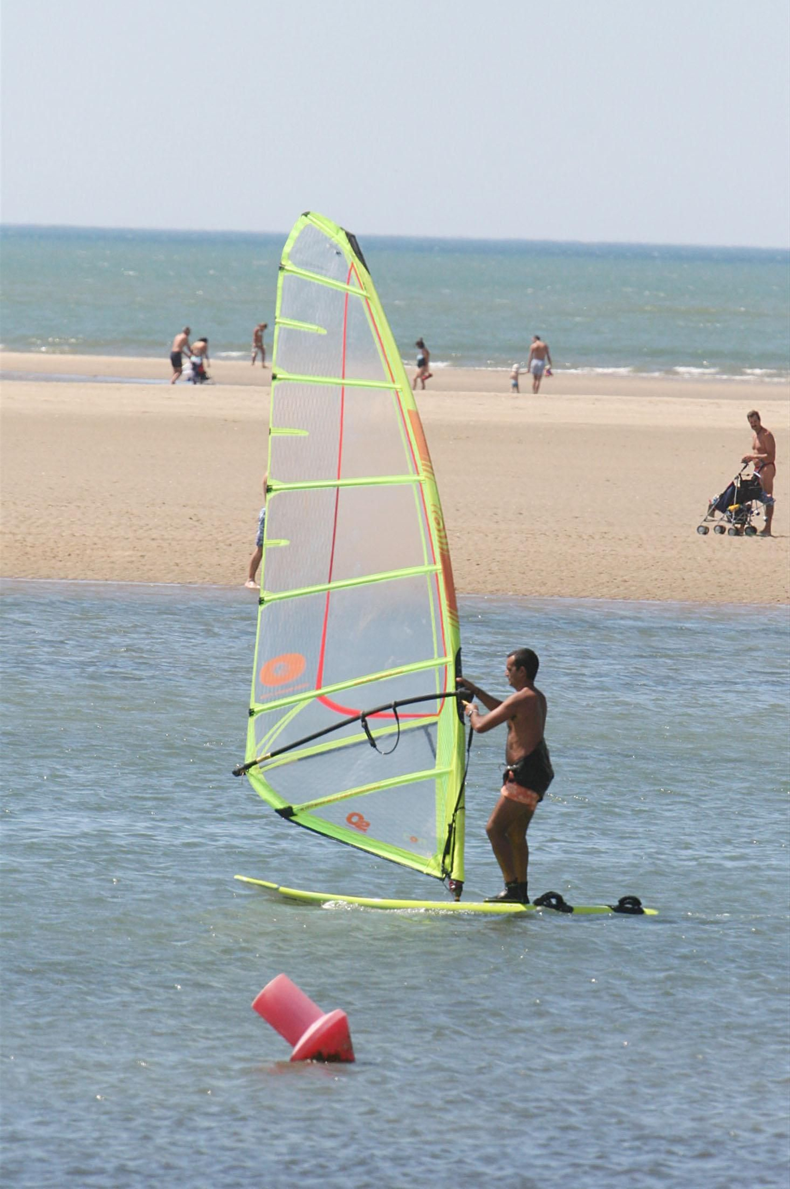 Los deportes acuáticos, uno de los numerosos atractivos de Isla Canela
