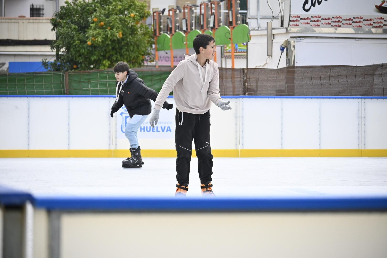 Imágenes de la inauguración de la pista de hielo de Isla Chica