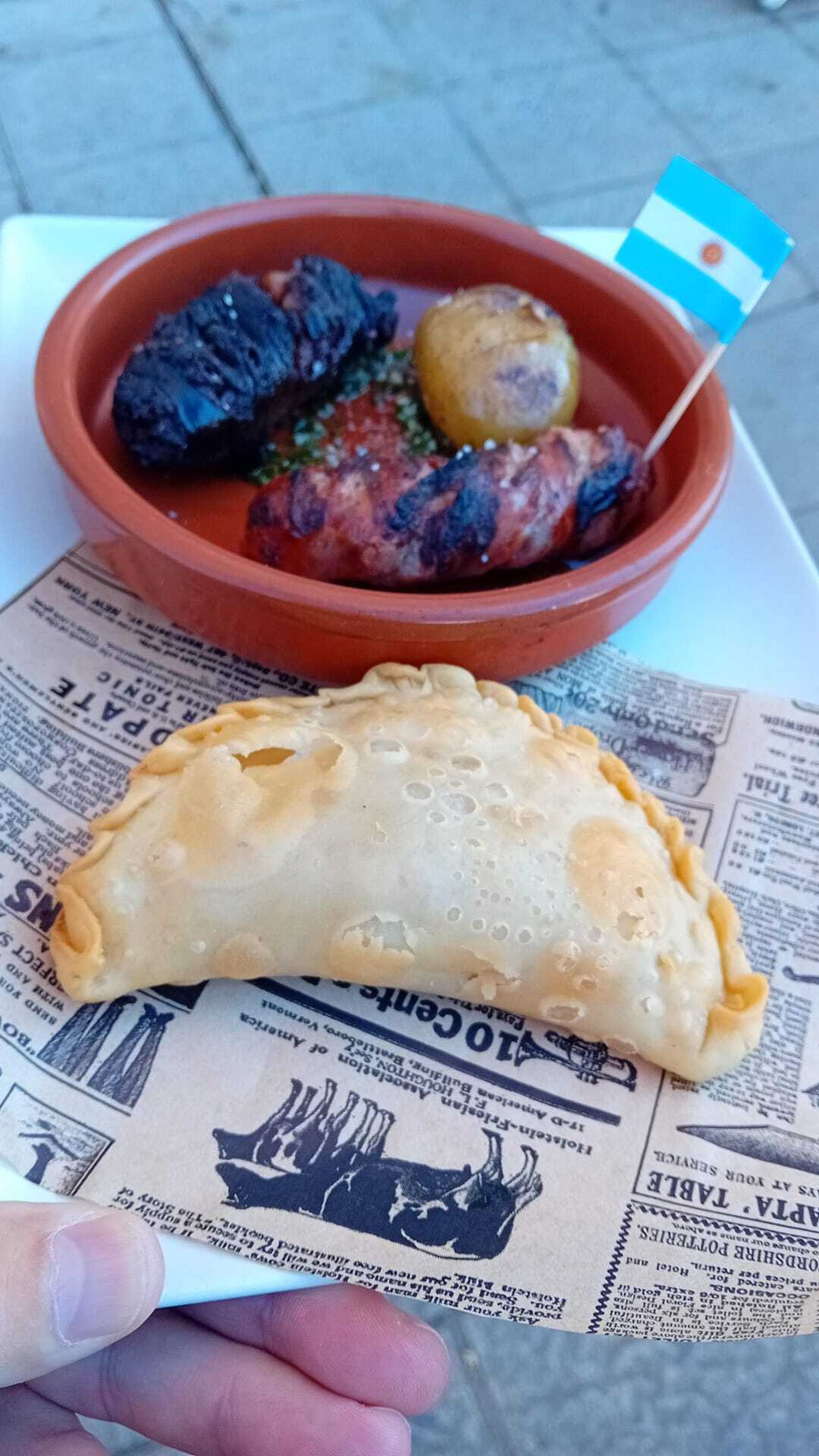 La Cucamona en Los Bermejales celebra las I Jornadas Gastronómicas Internacionales con motivo de su primer aniversario