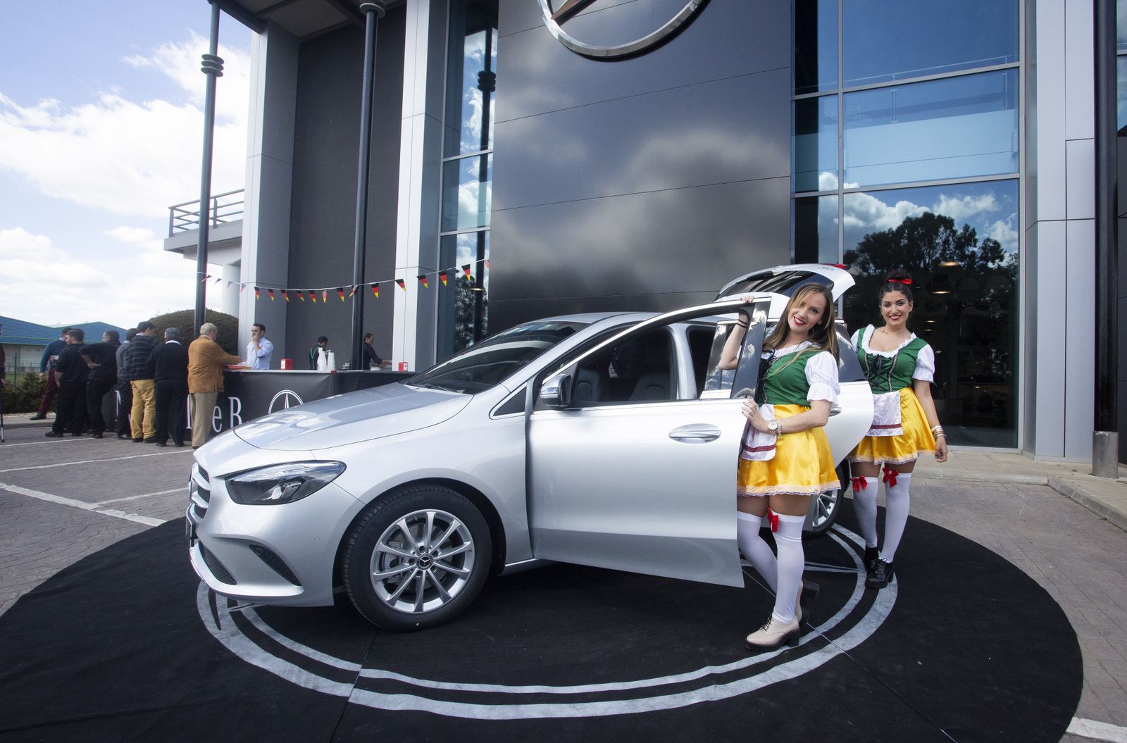 Vea las imágenes de la presentación del nuevo Mercedes Benz clase B