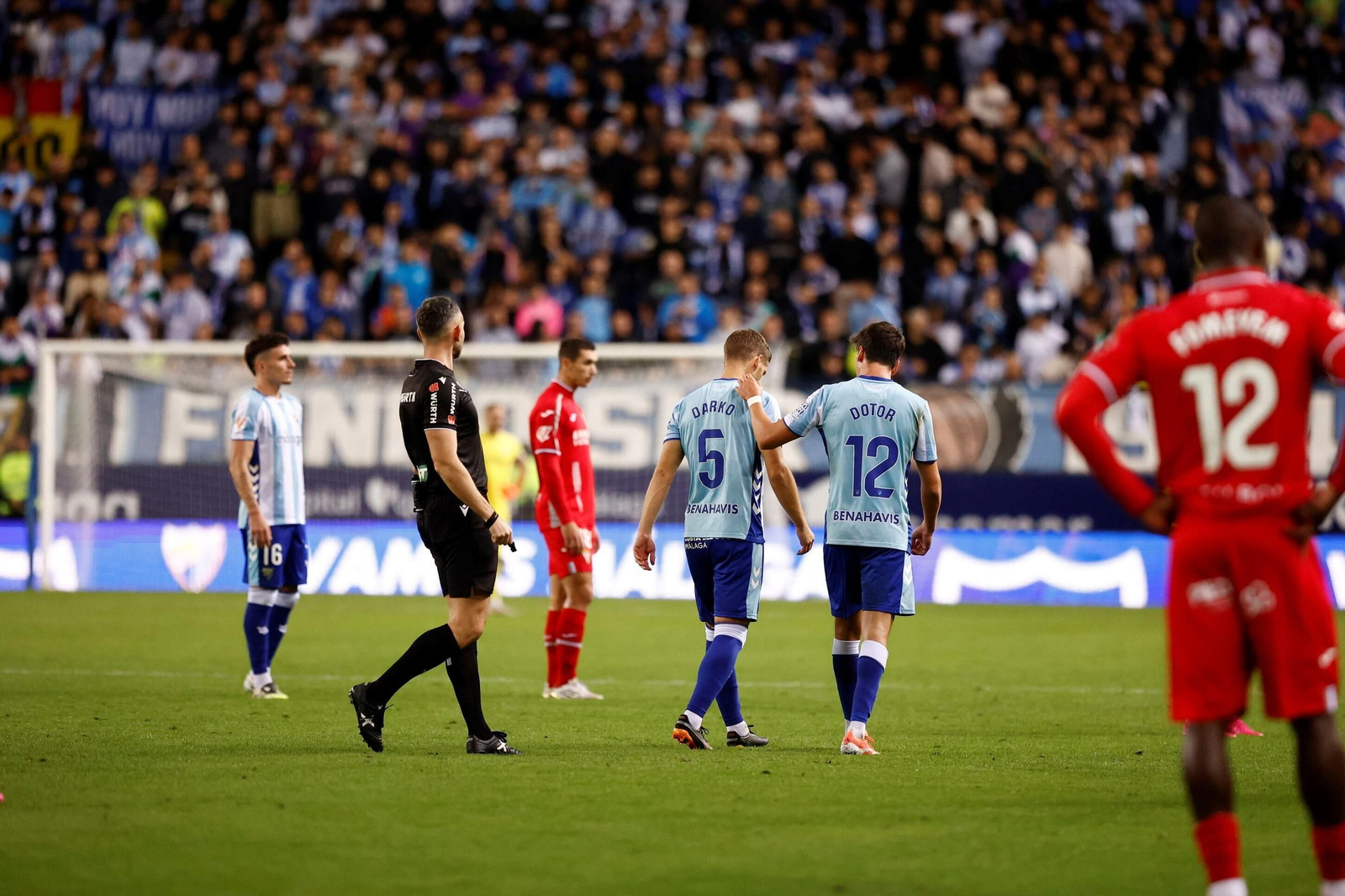 Las fotos del imponente ambiente en La Rosaleda en el Málaga - Córdoba CF