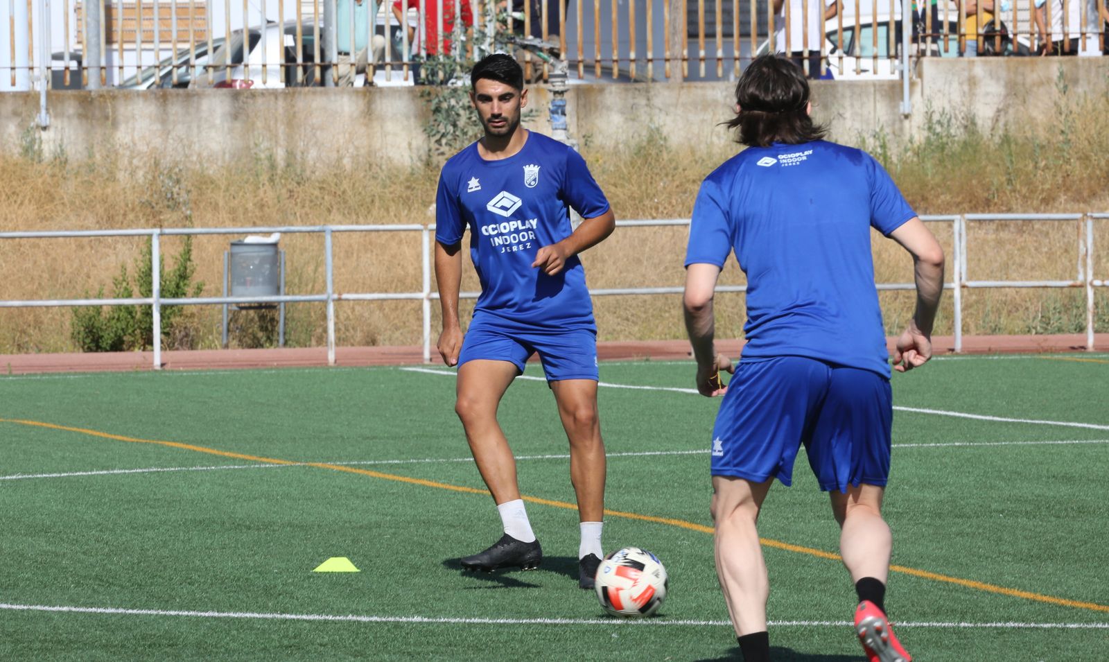 Adri Rodríguez, en un entrenamiento con el XCD en La Granja.