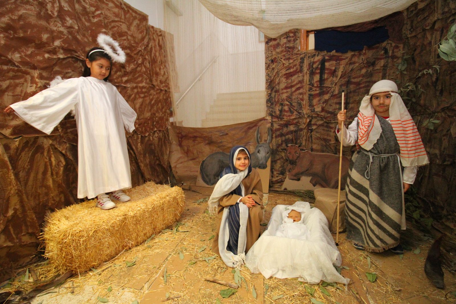 Imágenes del Belén viviente del colegio 12 de Octubre y la AMPA