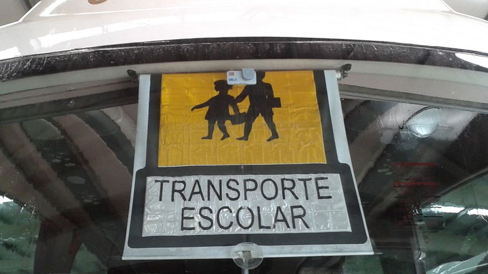 Un autobús para el transporte escolar.