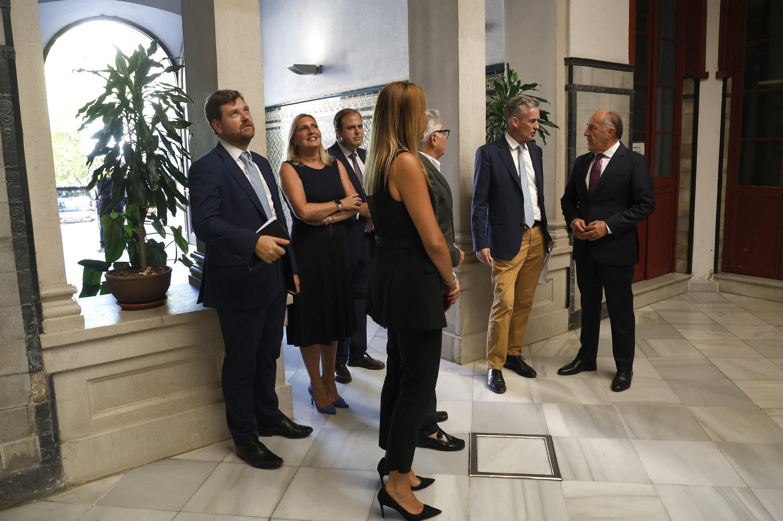 Las fotografías de la visita del embajador británico en España, sir Alex Ellis, al Ayuntamiento de Algeciras