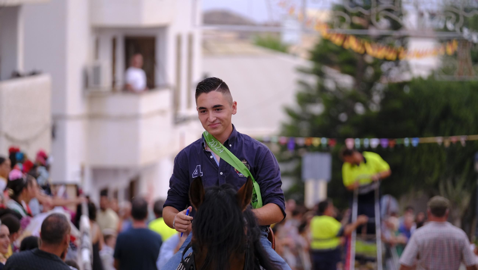 La popular carrera de cintas a caballo de las Fiestas de Mojácar, en imágenes