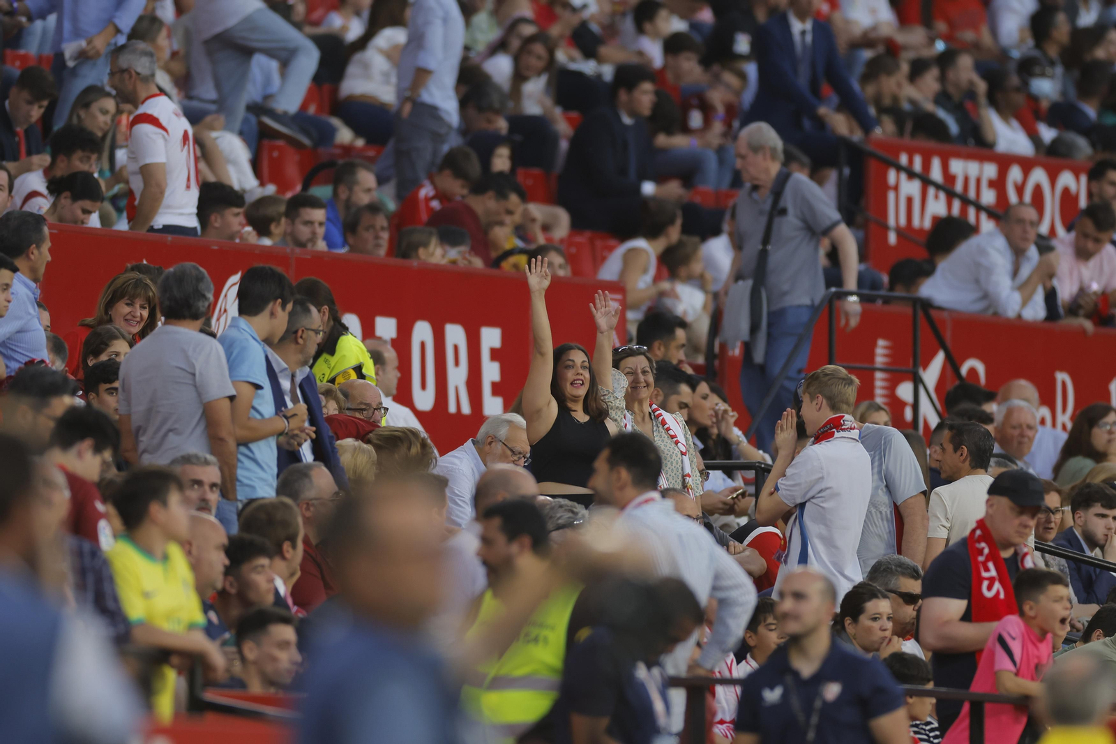 Búscate en las fotos del Sevilla -Villarreal