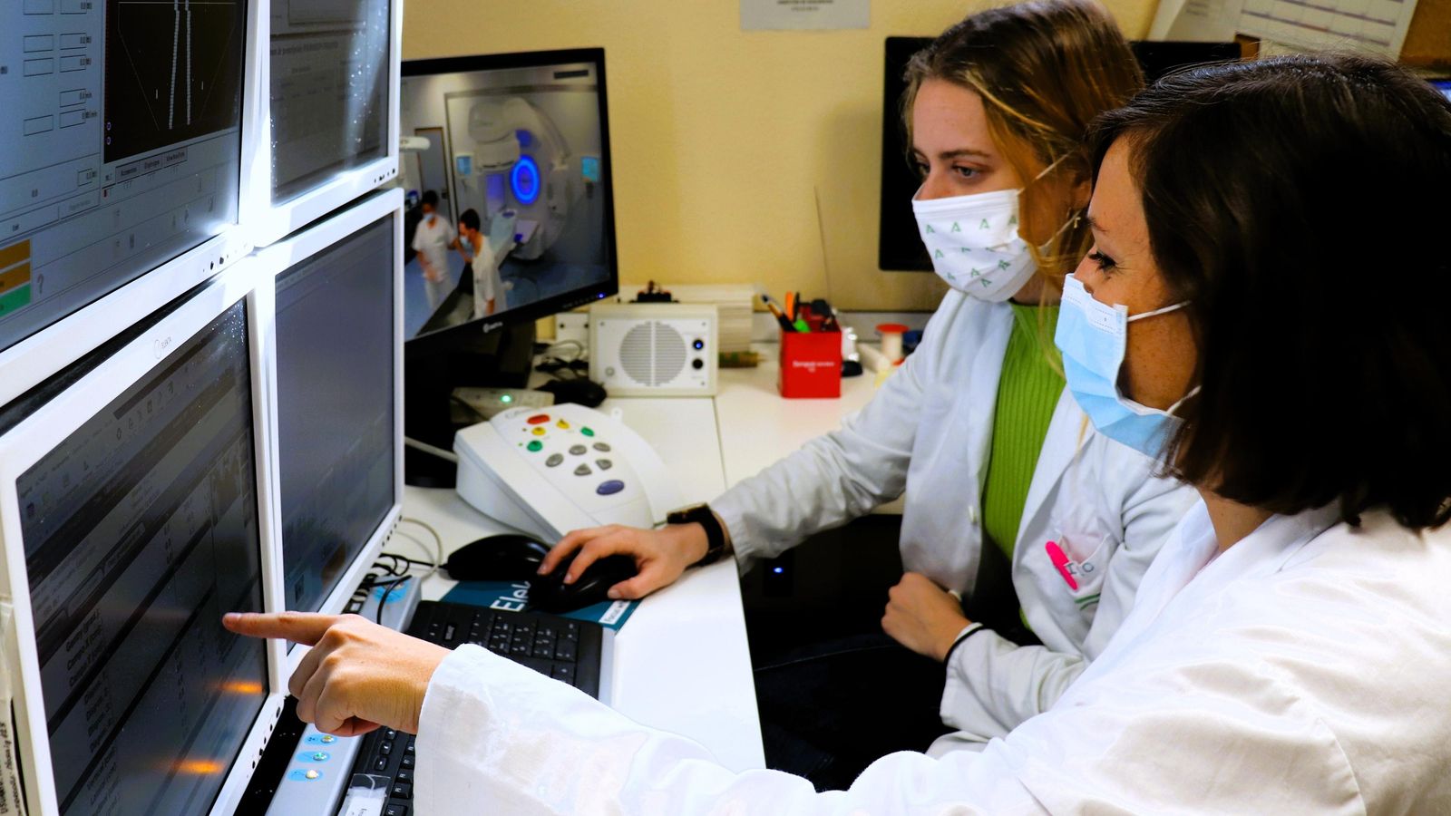 Verificación y administración del tratamiento.