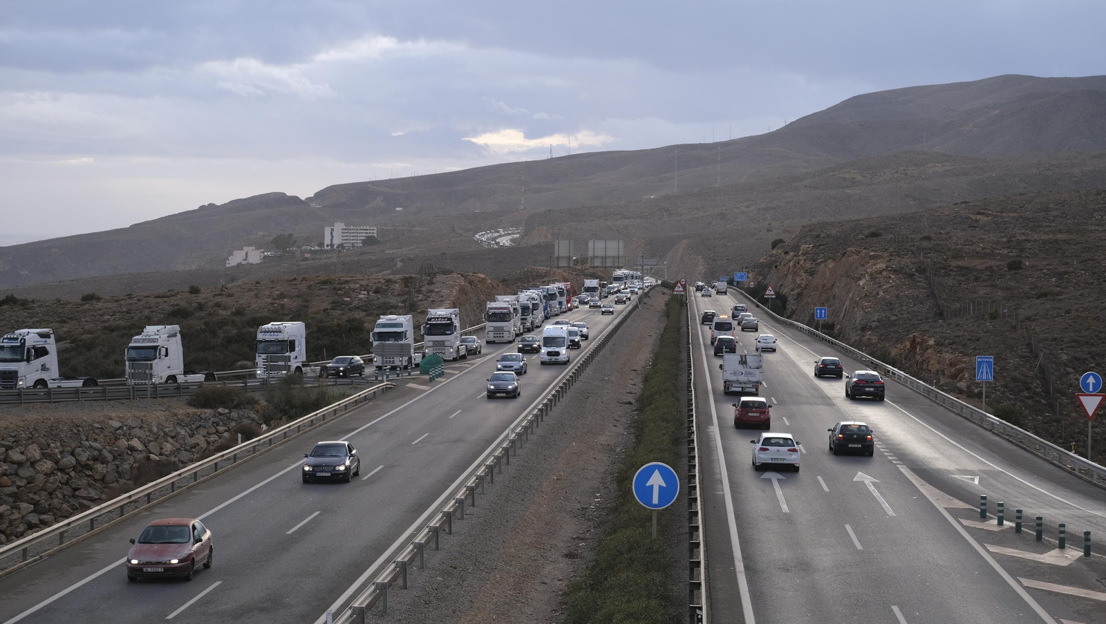 Fotogalería de la protesta de los camioneros de Almería