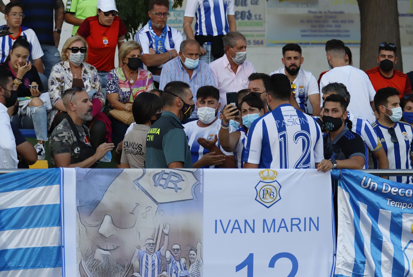 Imágenes del encuentro entre el Conil y el Recreativo de Huelva