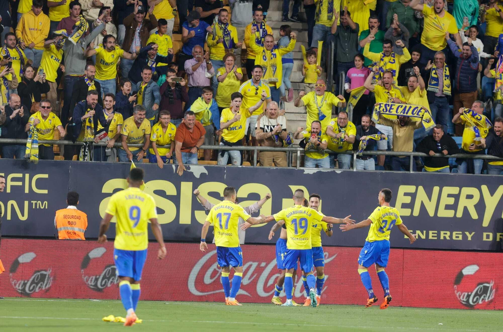 Todas las imágenes del Cádiz C.F.-Valladolid en el Nuevo Mirandilla