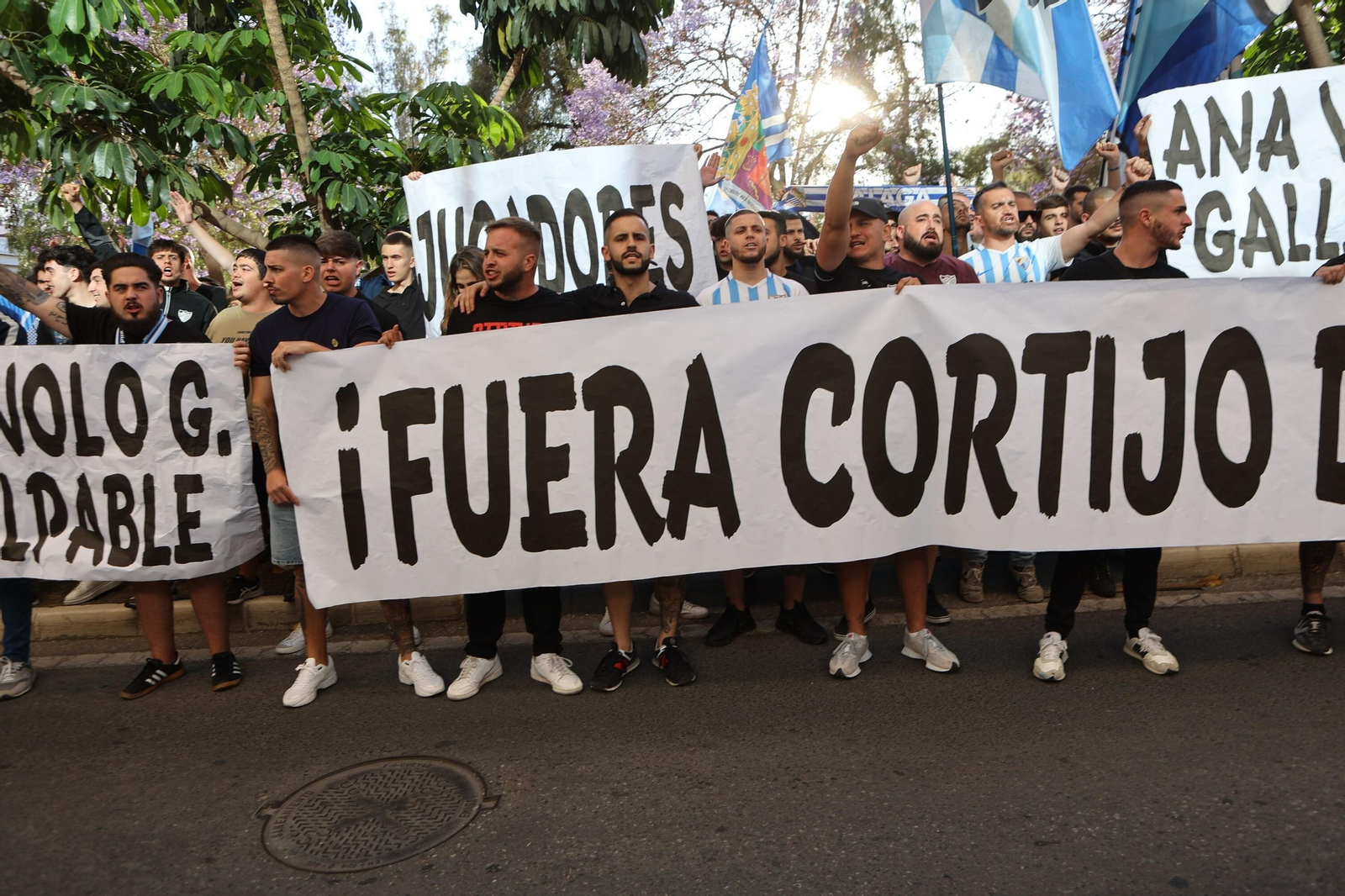 La afición protesta. La afición protesta.