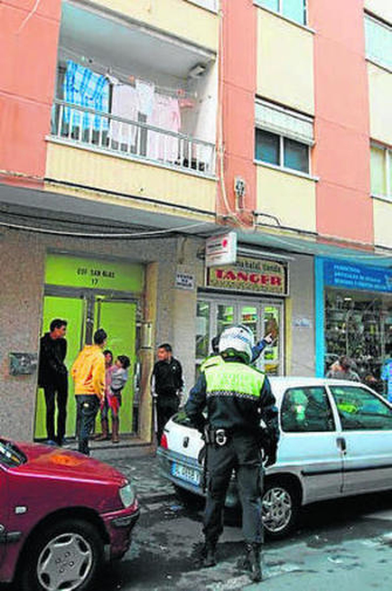 Policía Local en la calle Quesada.