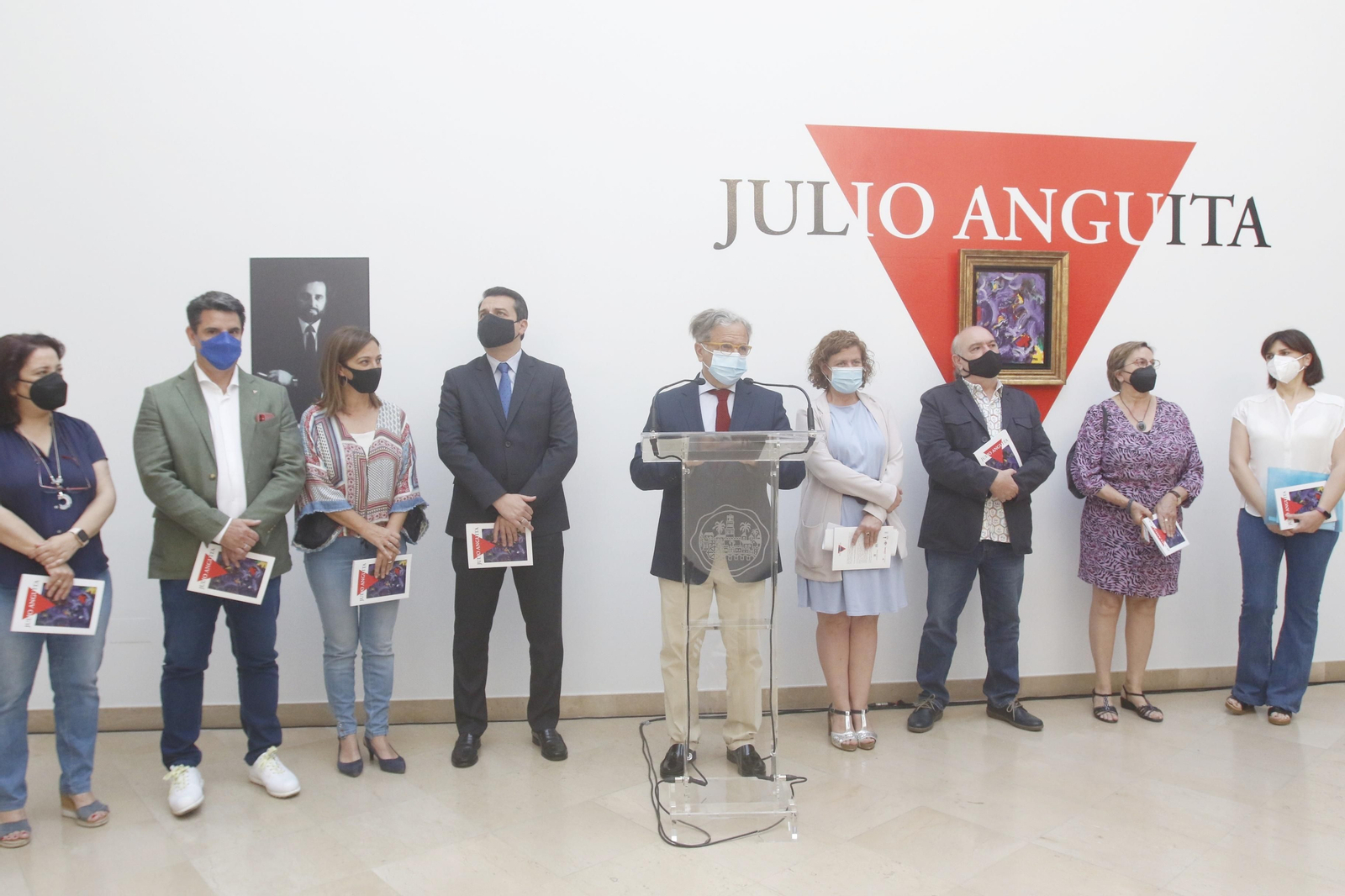 Las imágenes de la exposición que rinde tributo a Julio Anguita en Córdoba