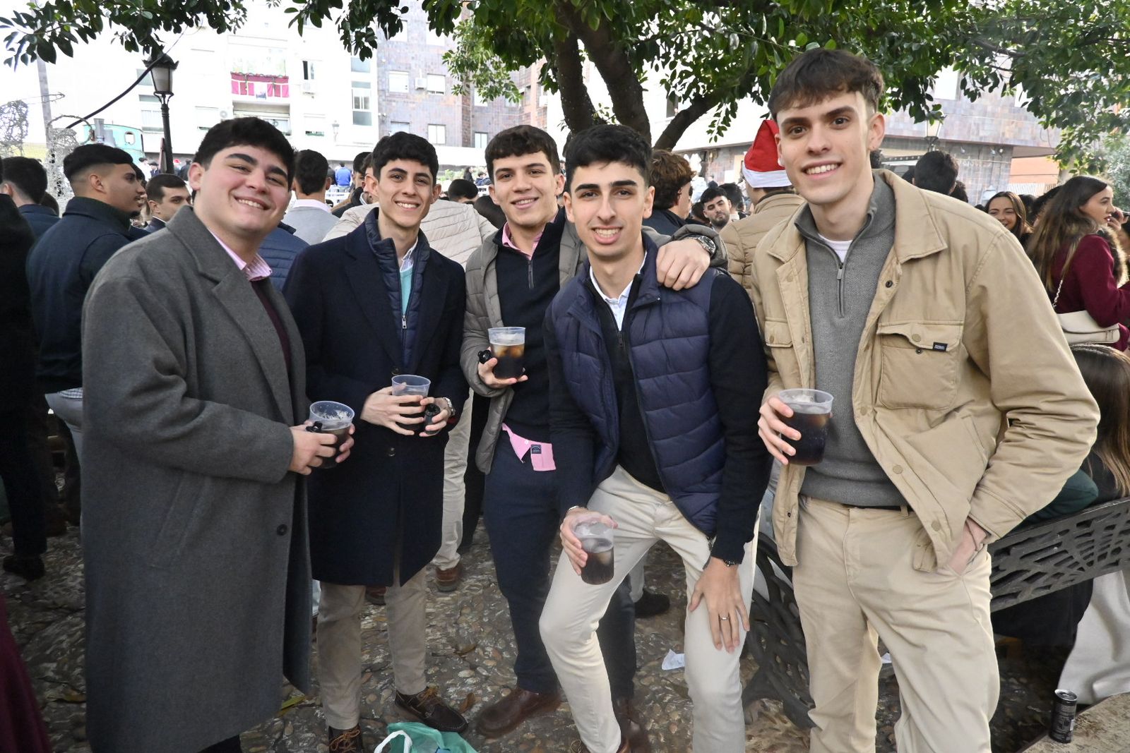 Búscate en las mejores fotografías del tardeo de este 31 de diciembre en Huelva