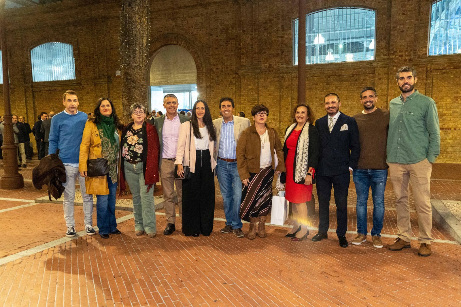 Imágenes de los invitados a la gala de los  37 premios Onubenses del Año