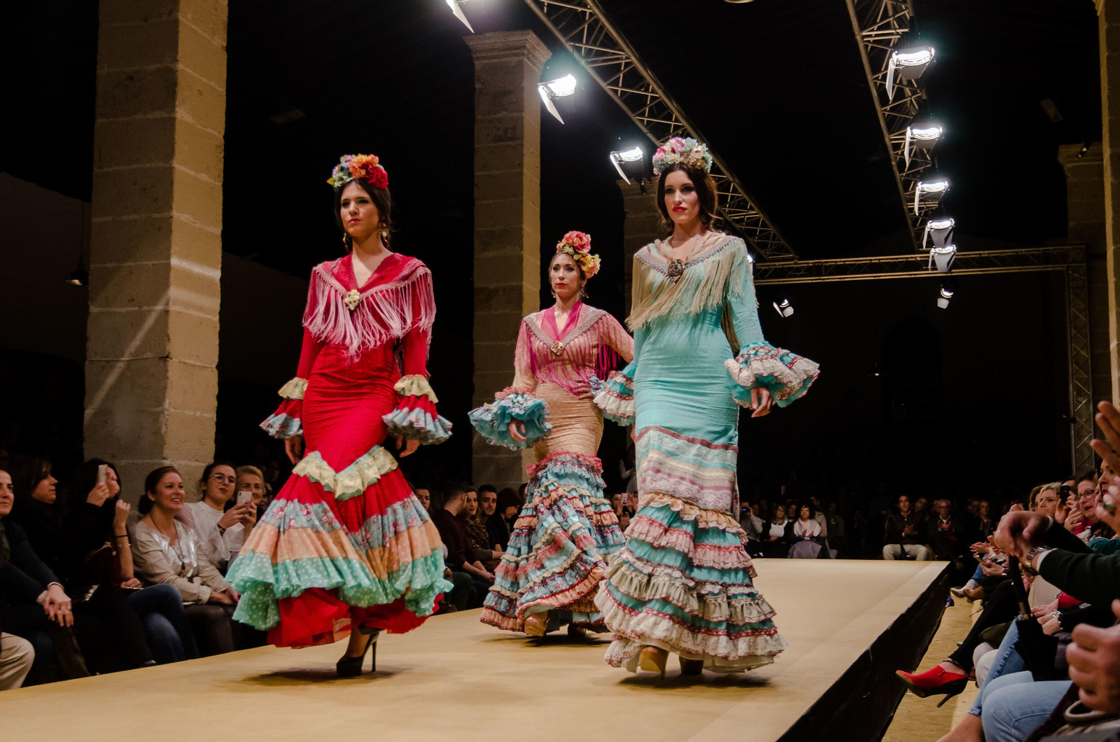El desfile de Faly, de la Feria al Rocío, de Macarena Beato, en imágenes