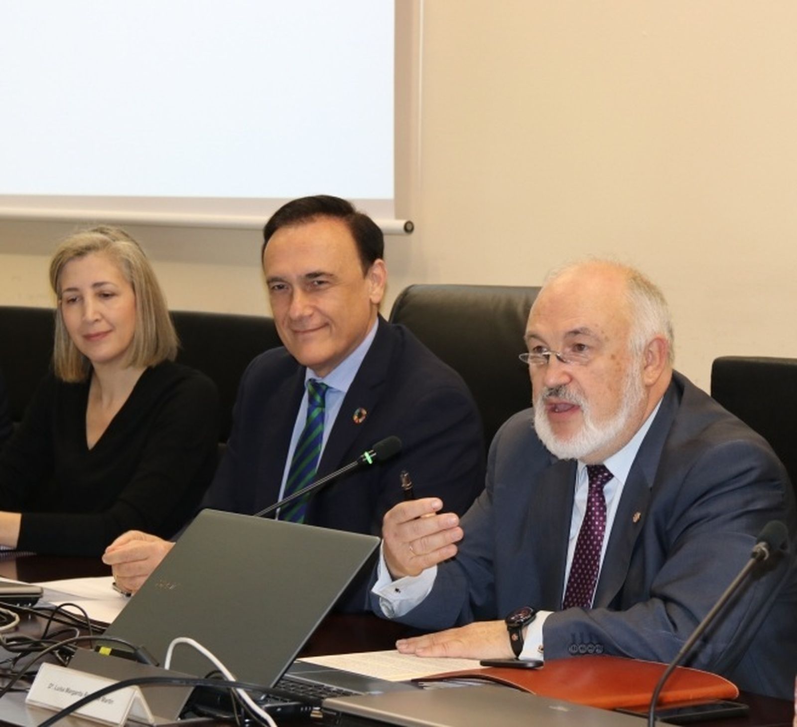 Carmen Mingorance, José Carlos Gómez Villamandos y Francisco Muñoz Usano.