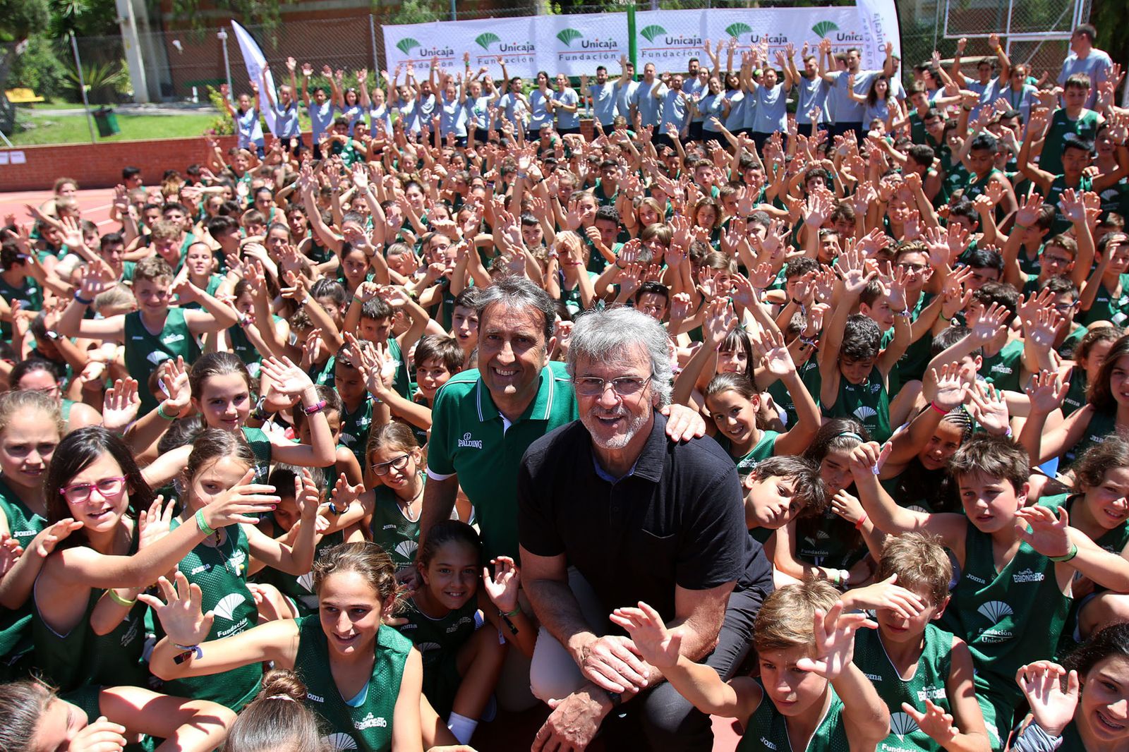 Casimiro, junto a Paco Alonso en su presentación.