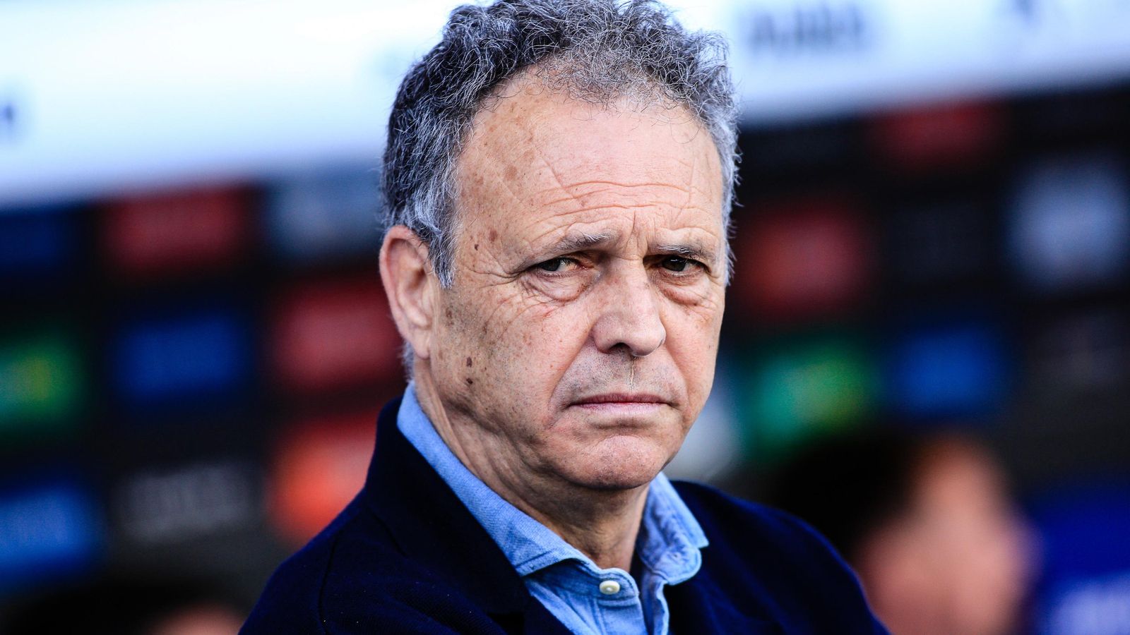 Caparrós, con rostro serio.