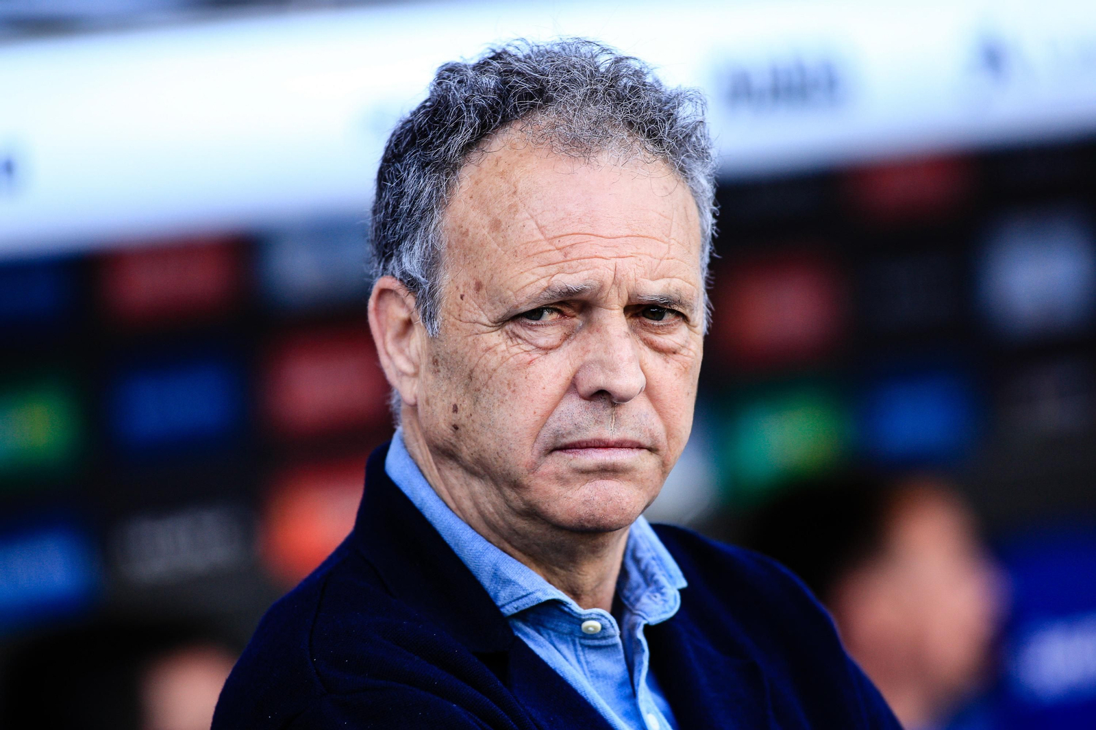 Caparrós, con rostro serio.