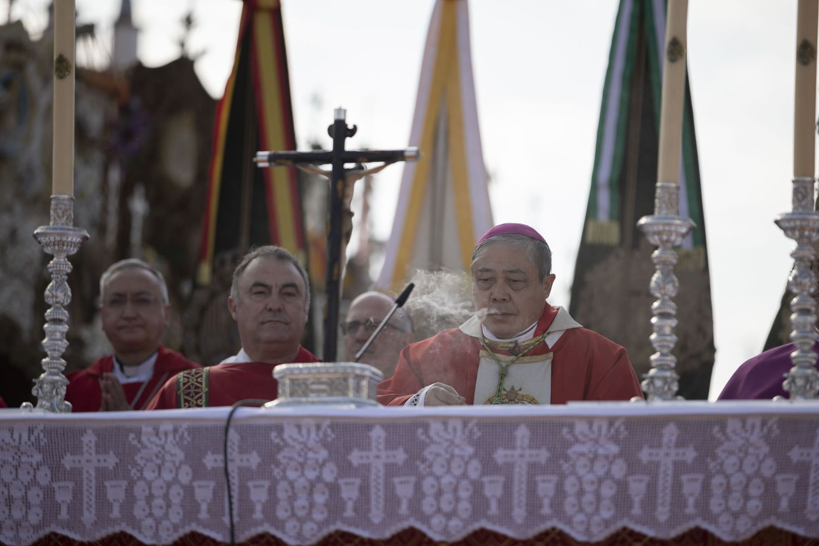 El Rocio 2023: Imágenes de la misa Pontifical del Domingo de Pentecostés
