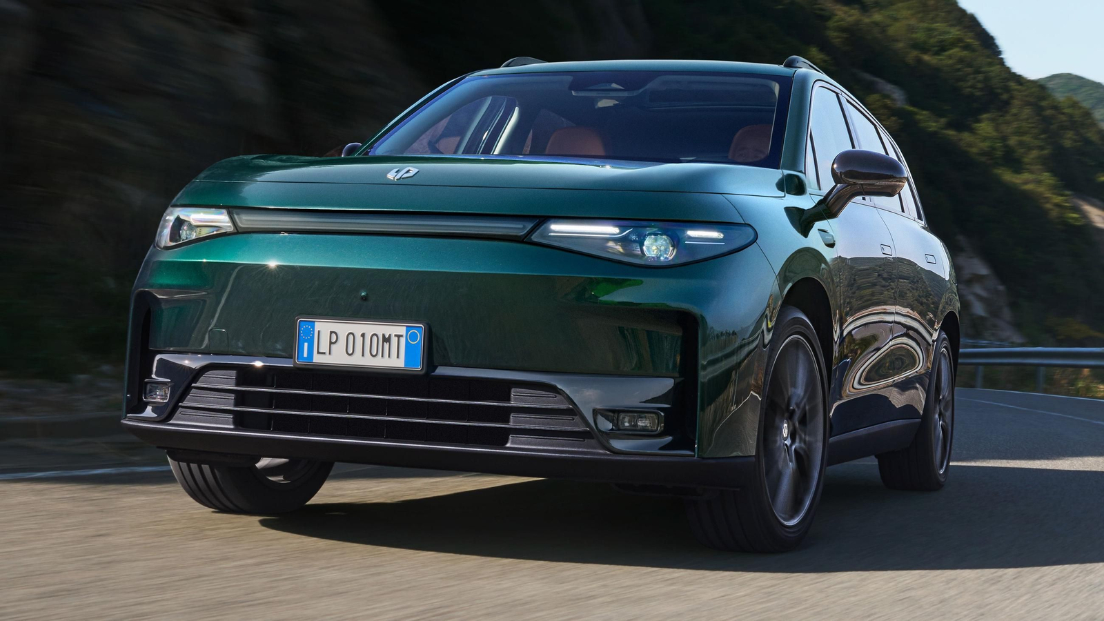 C10, el Leapmotor que vende Stellantis y es rival de Opel Grandland Electric o Peugeot E-5008