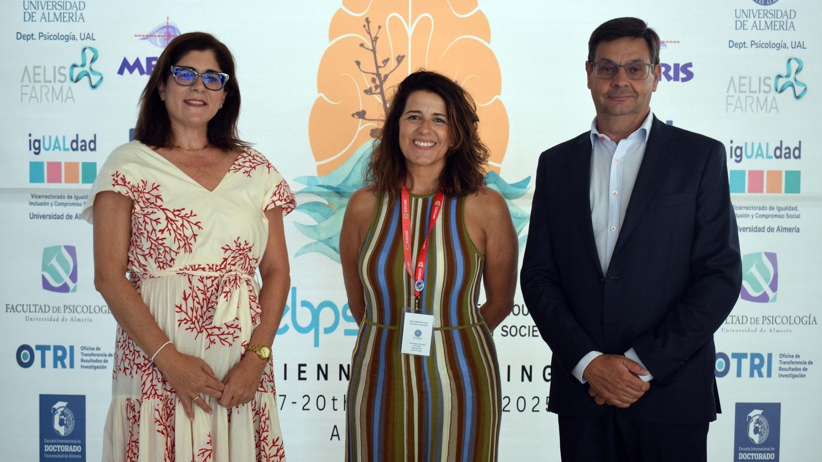 De izquierda a derecha, Vanesa Lara, concejal del Ayuntamiento de Almería; Margarita Moreno, profesora de la UAL y directora del congreso, y José Antonio Sánchez, vicerrector de Política Científica de la Universidad de Almería