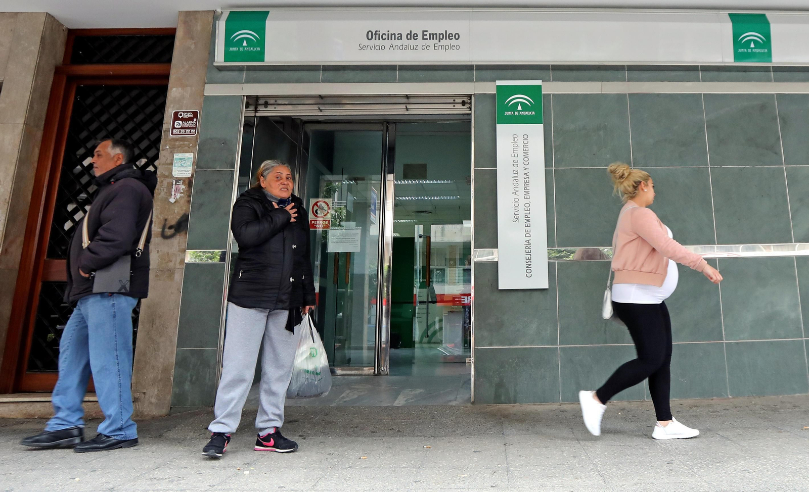 Exterior de una Oficina de Empleo del SAE.