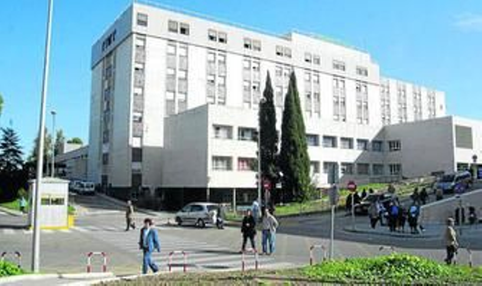 Alrededores y accesos al Hospital Reina Sofía, el principal centro sanitario de la provincia de Córdoba.