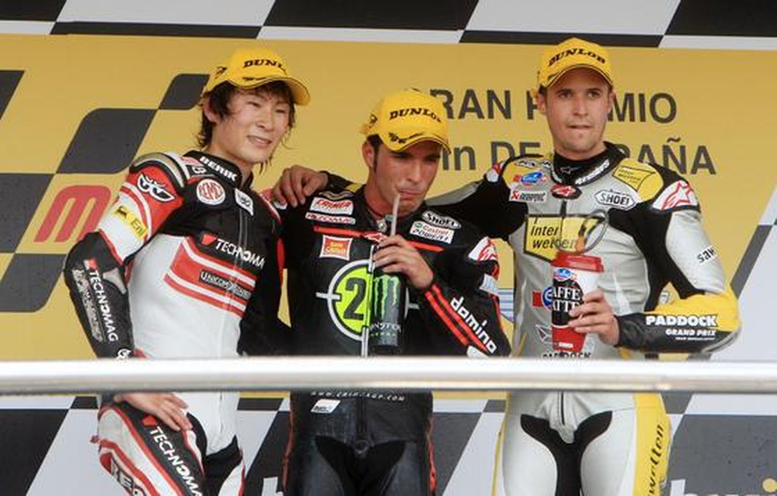 Toni Elías gana el pulso a Tomizawa y sube a lo más alto del cajón en Moto2. 

Foto: Juan Carlos Toro y Manuel Aranda