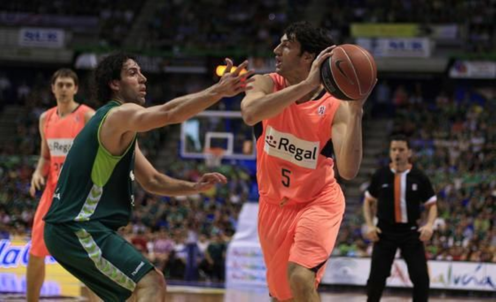 Unicaja cae eliminado de los play-off de la ACB en semifinales ante el Barcelona. / Sergio Camacho