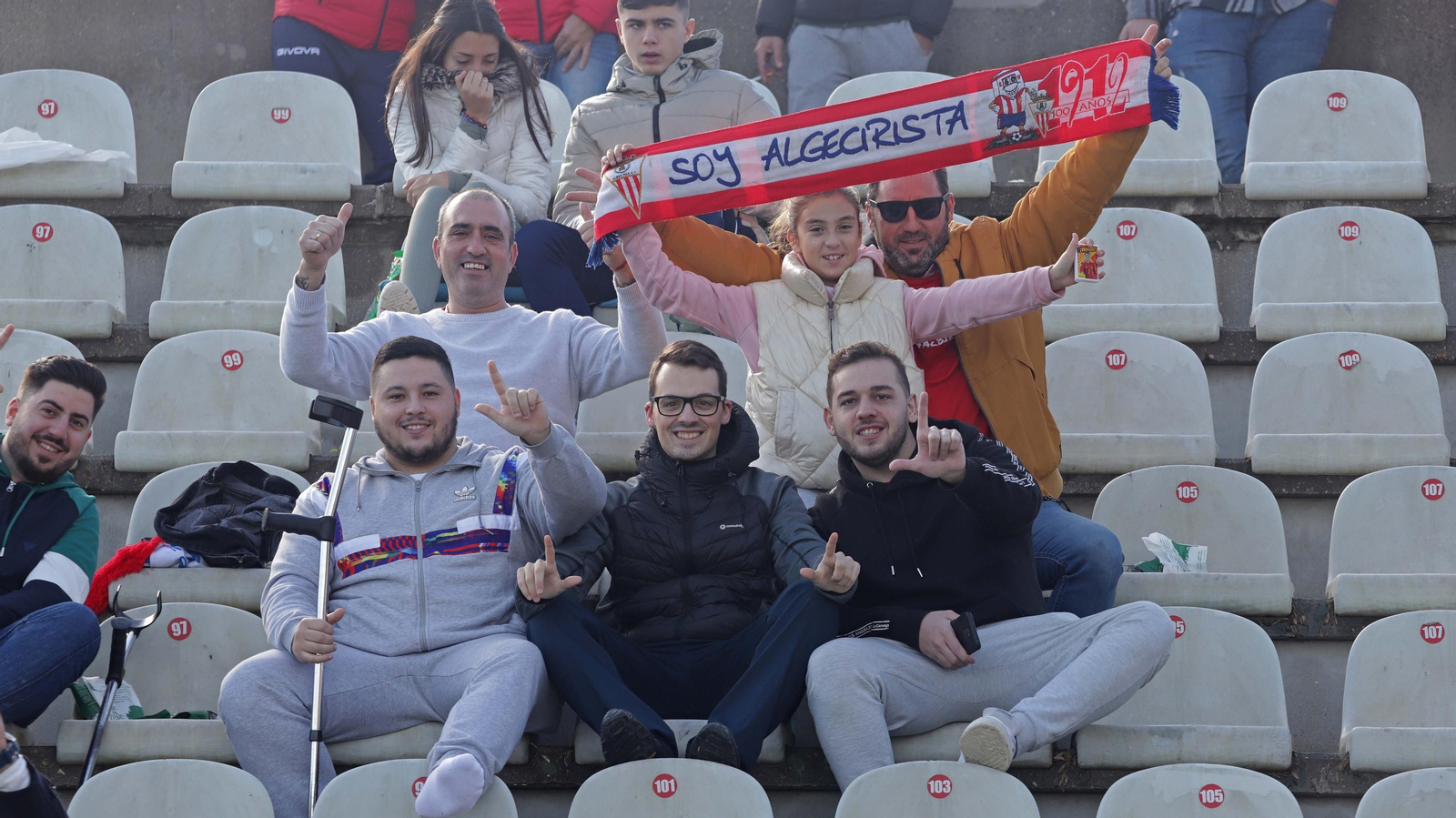 Fotos de la afición en el Nuevo Mirador