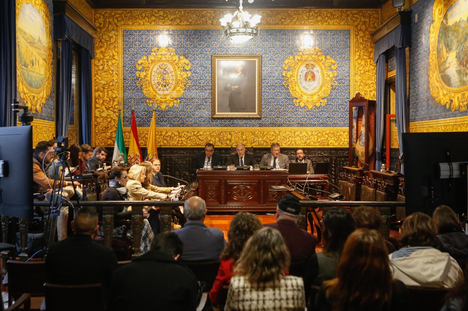 Fotos del Pleno del Ayuntamiento de Algeciras con el plantón de la oposición al alcalde Landaluce