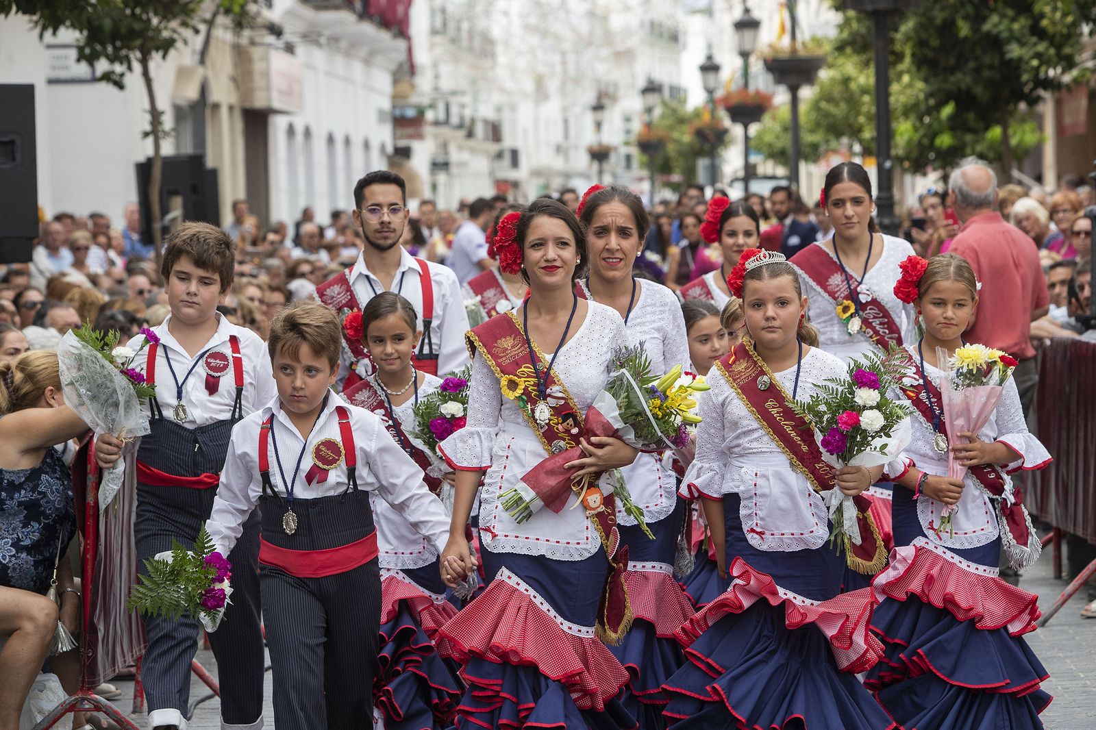 Imágenes de la ofrenda floral a la Patrona