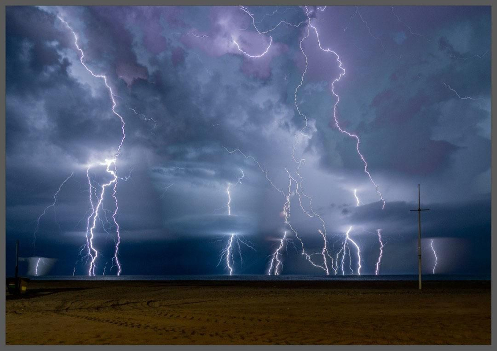 Tormenta eléctrica: Rayos sobre la Bahía de Cádiz.