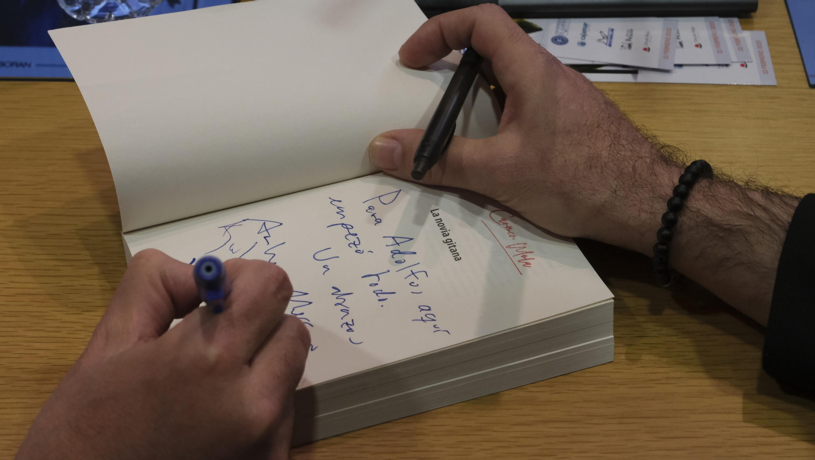 Imágenes de Diario de los Libros con Carmen Mola