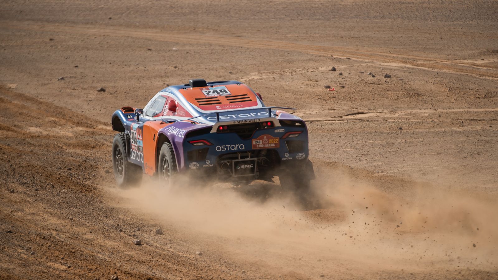 El motor del buggy de Astara ha recibido algunas modificaciones, como la gestión Motec M1, para poder emplear e-fuel como carburante.