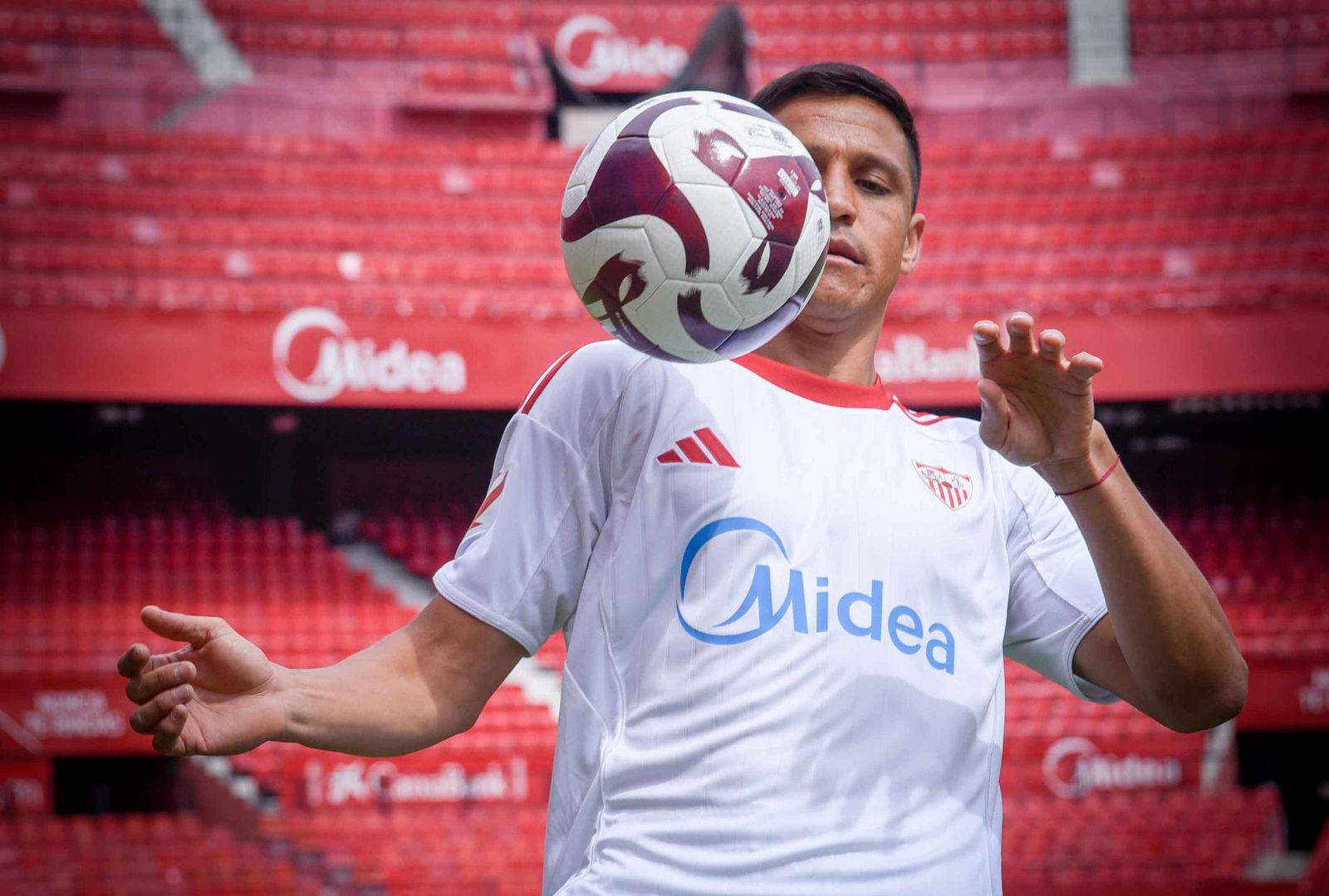 Presentación de Alexis Sánchez como jugador del Sevilla