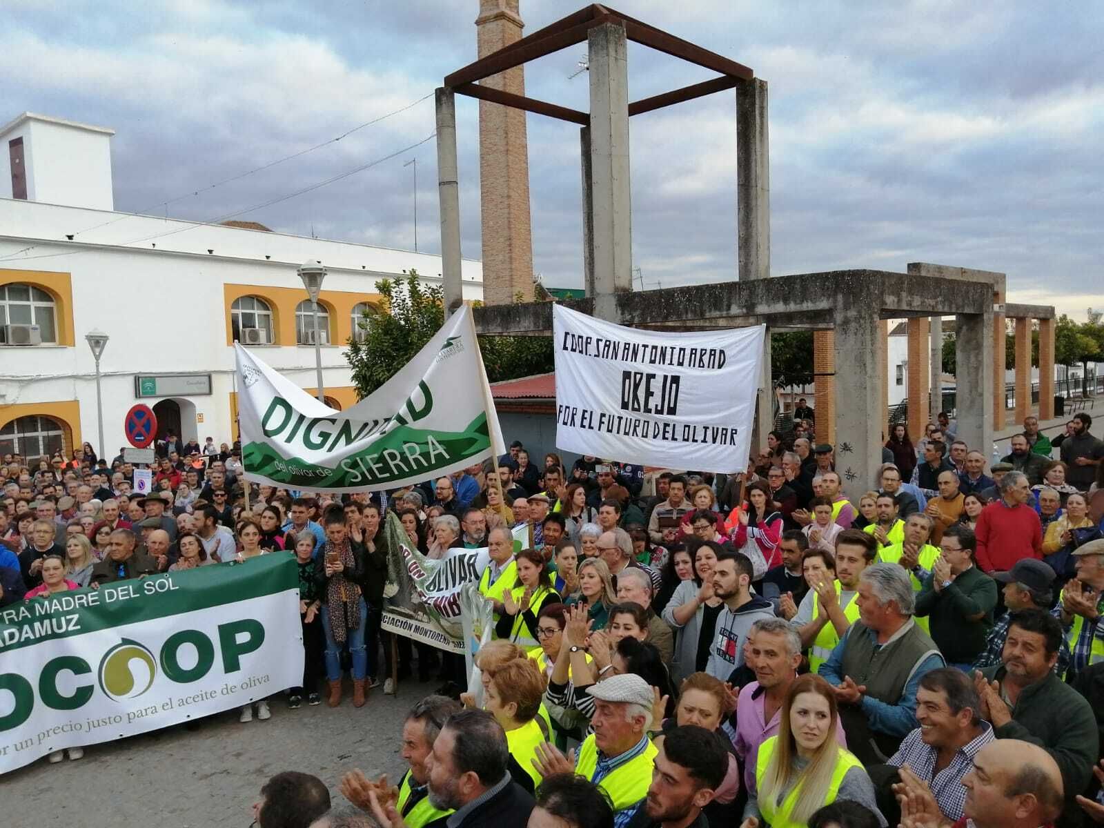 La protesta del campo en Adamuz, en fotos