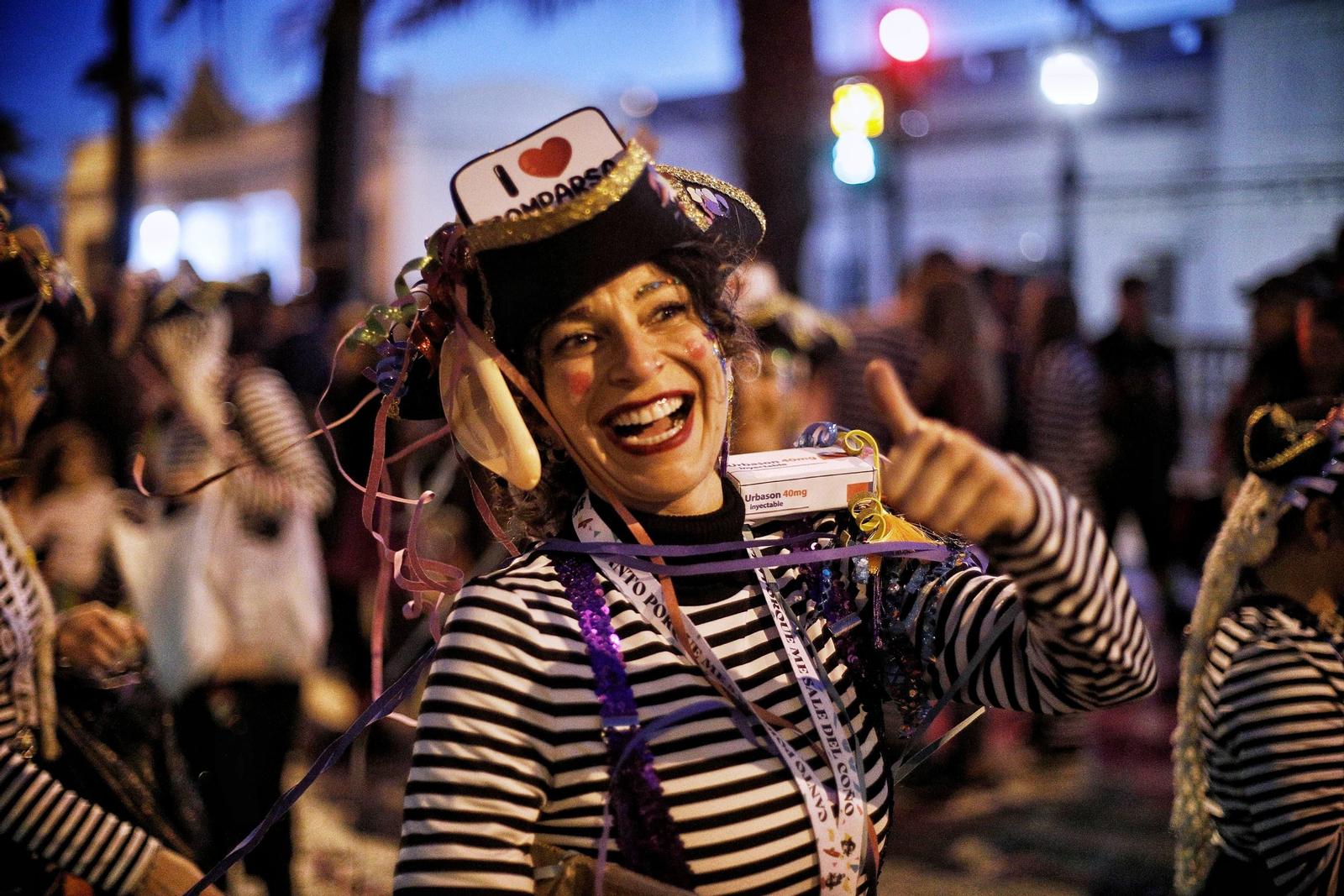 Las imágenes de la divertida Cabalgata del Humor del Carnaval de Cádiz 2024