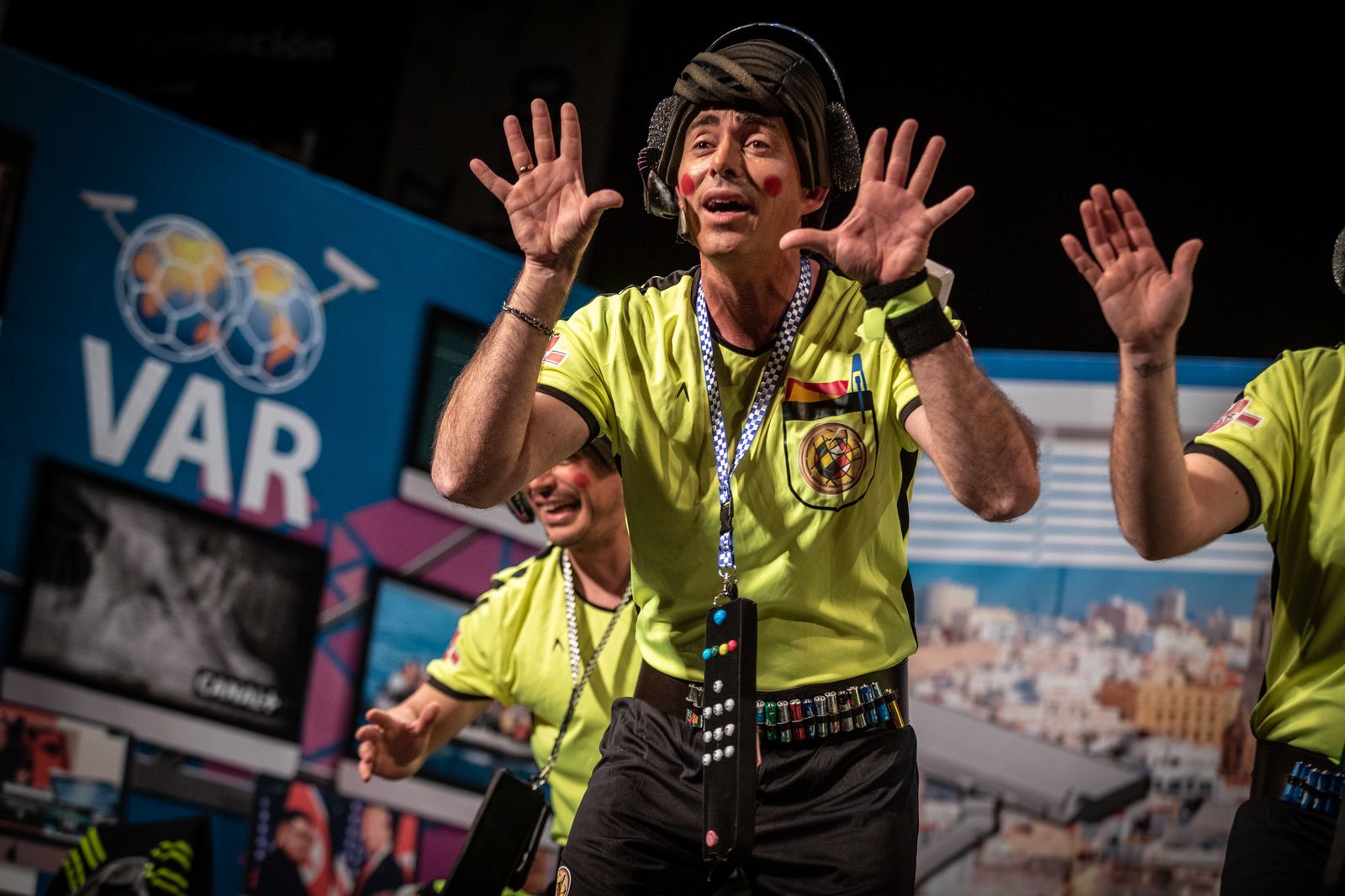 Desde Chiclana llegó la chirigota 'Los VARbateños'