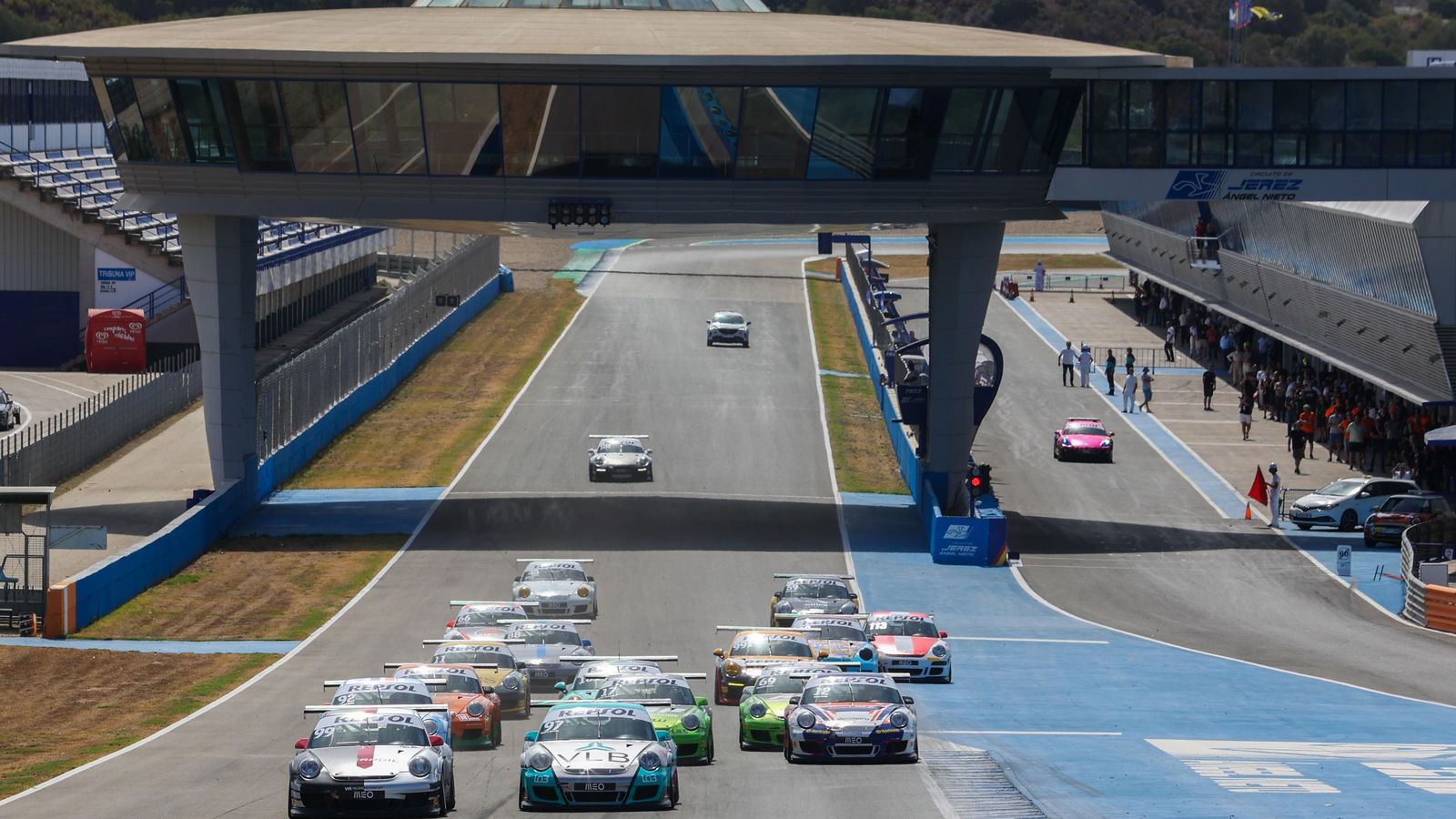 Salida de la Copa Porsche.