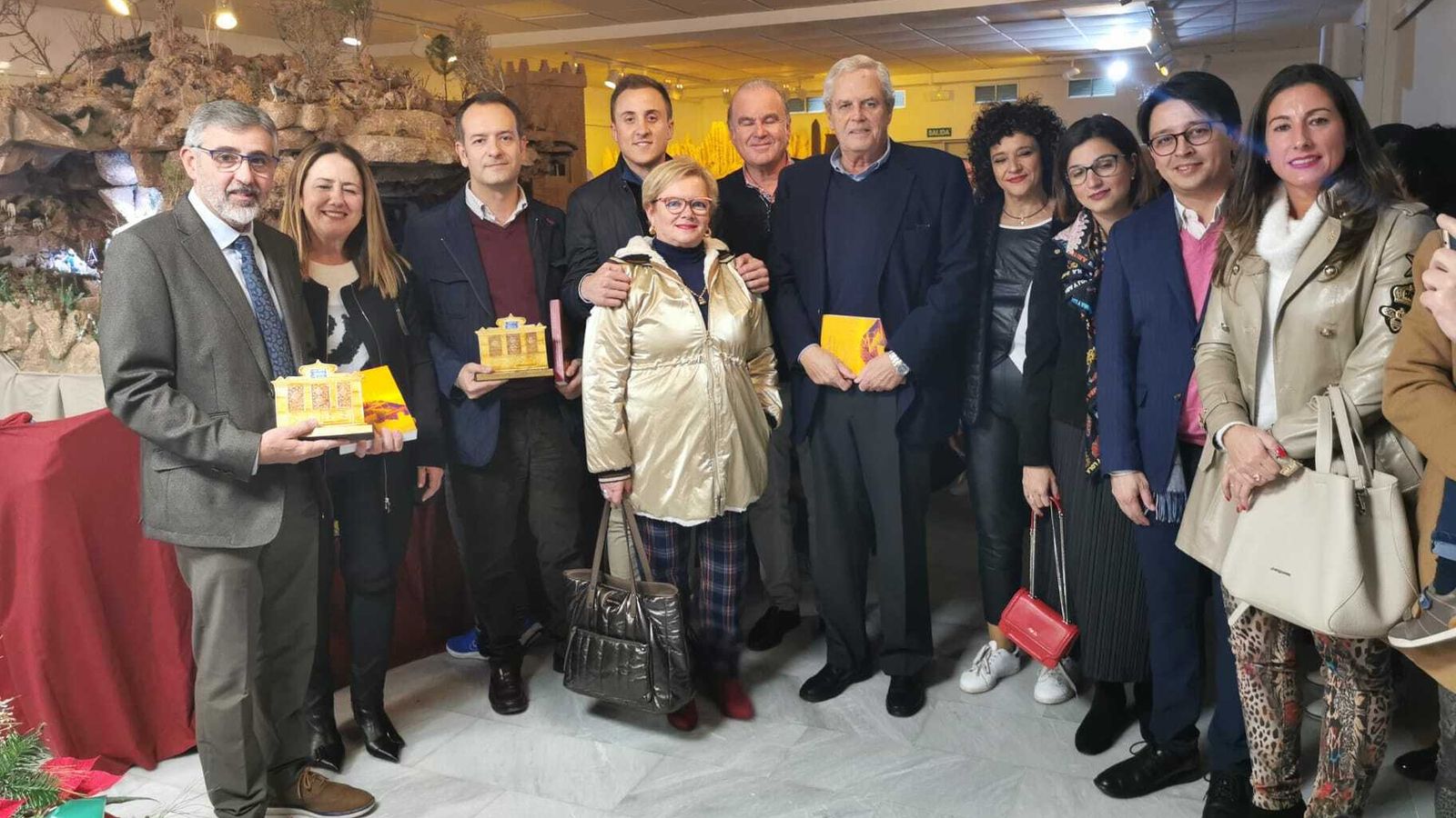 Autoridades en la inauguración del belén monumental de Vera.