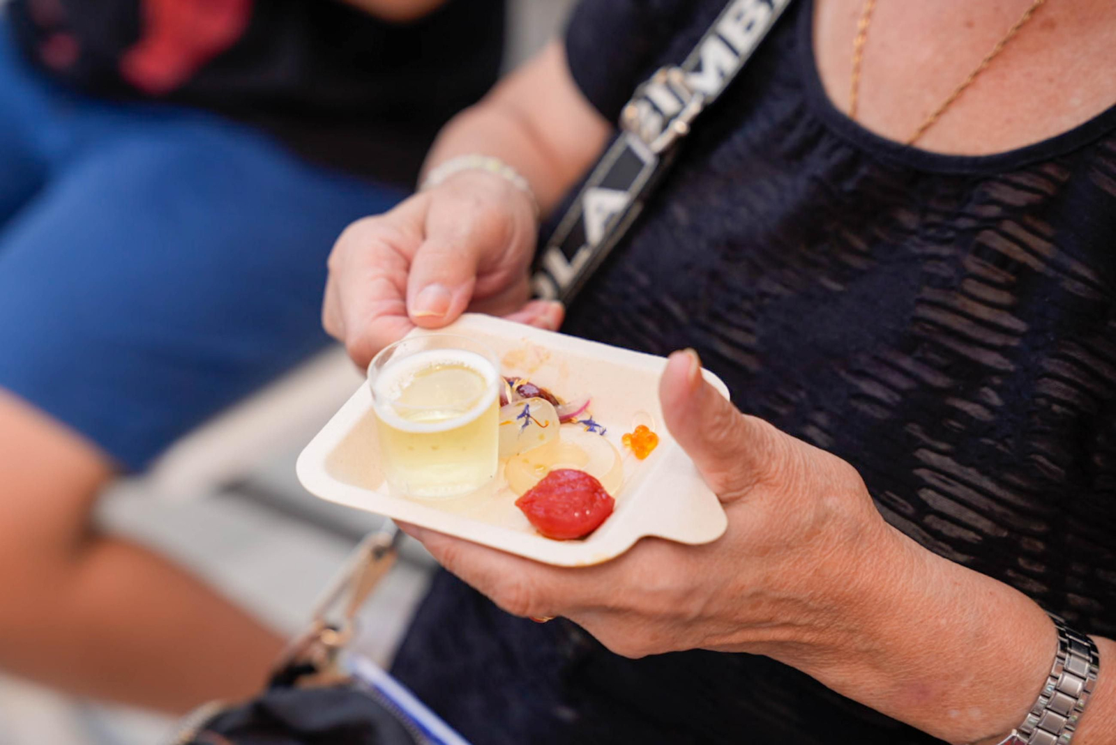 La Cofradía del Tomate y la semifinal del concurso gastronómico de la Feria de Almería, en imágenes