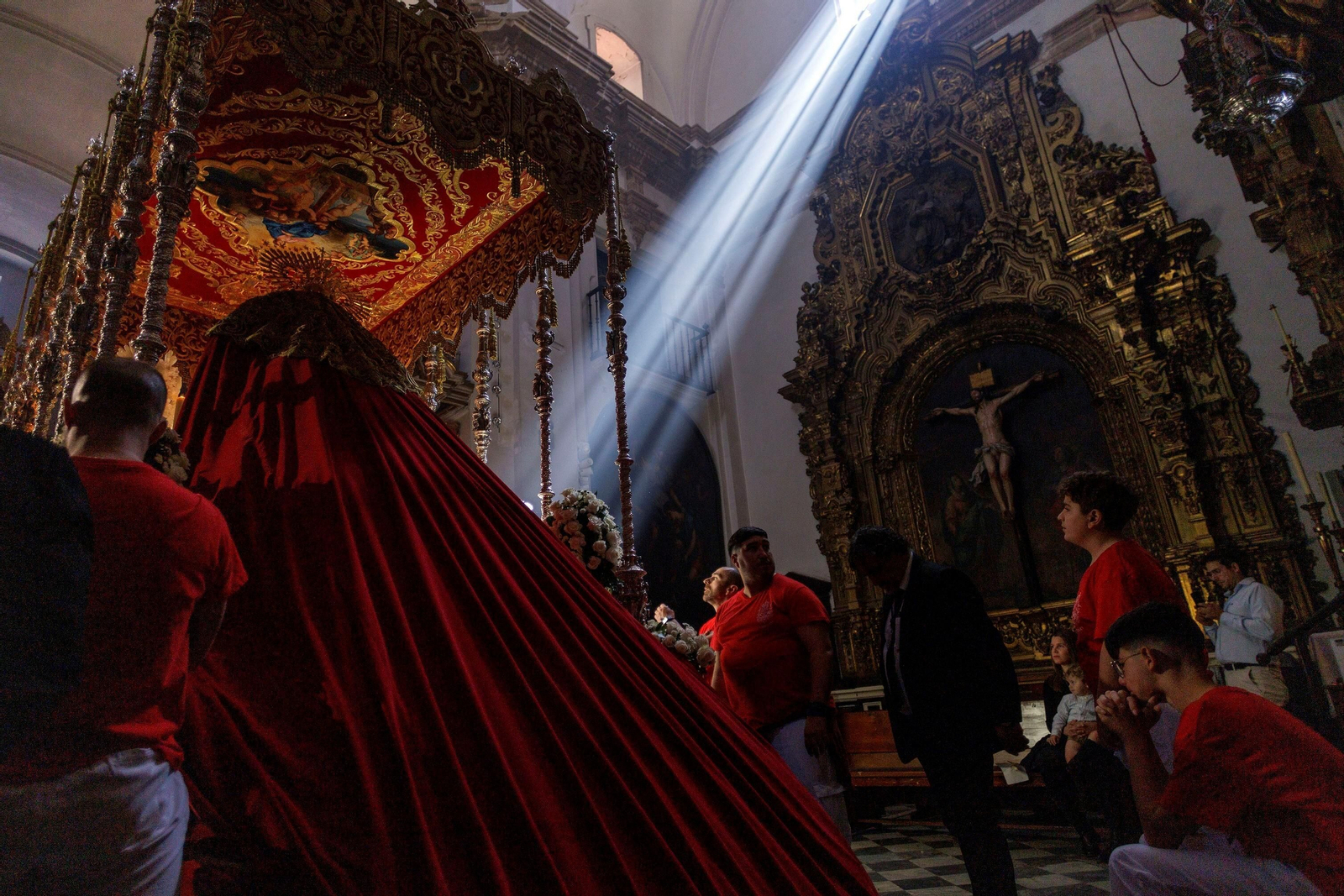 Las imágenes de la salida de Las Penas  en el domingo de Ramos de Cádiz de la Semana Santa 2023