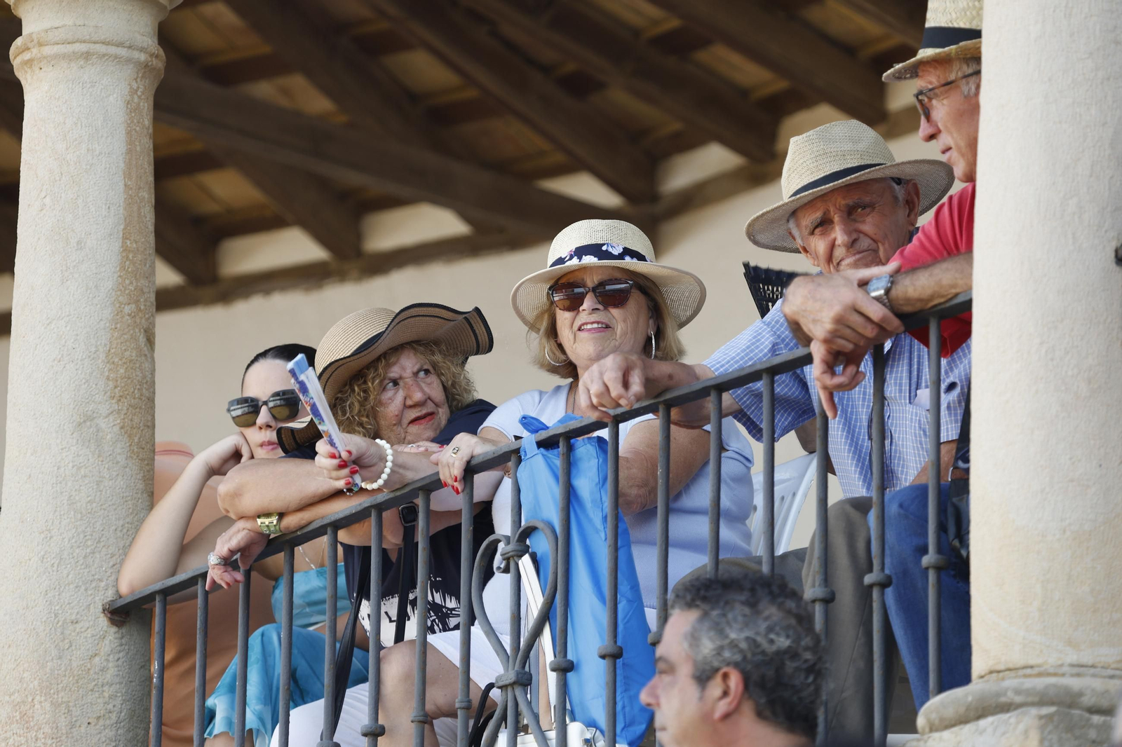 Búscate en la plaza de toros de San Roque durante la corrida de la Feria