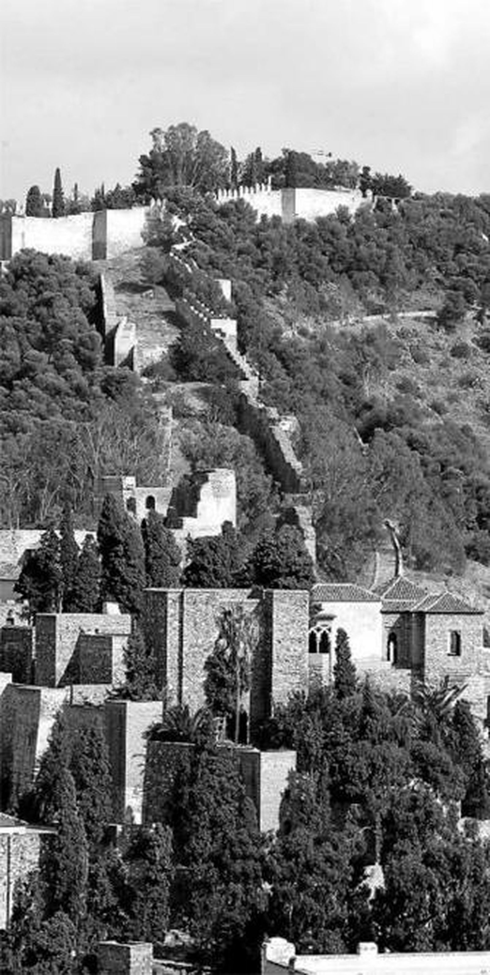 Antigua vía que comunicaba la Alcazaba y Gibralfaro.