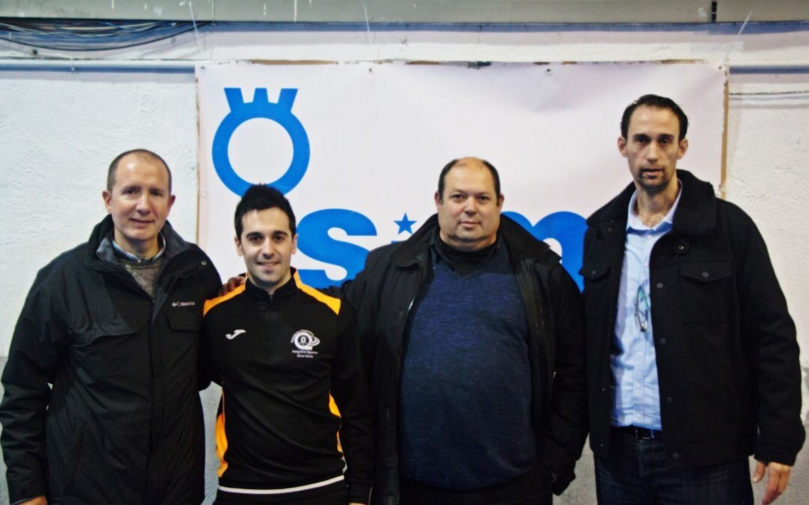 Representantes de las dos entidades tras rubricar la renovación del convenio de colaboriación.